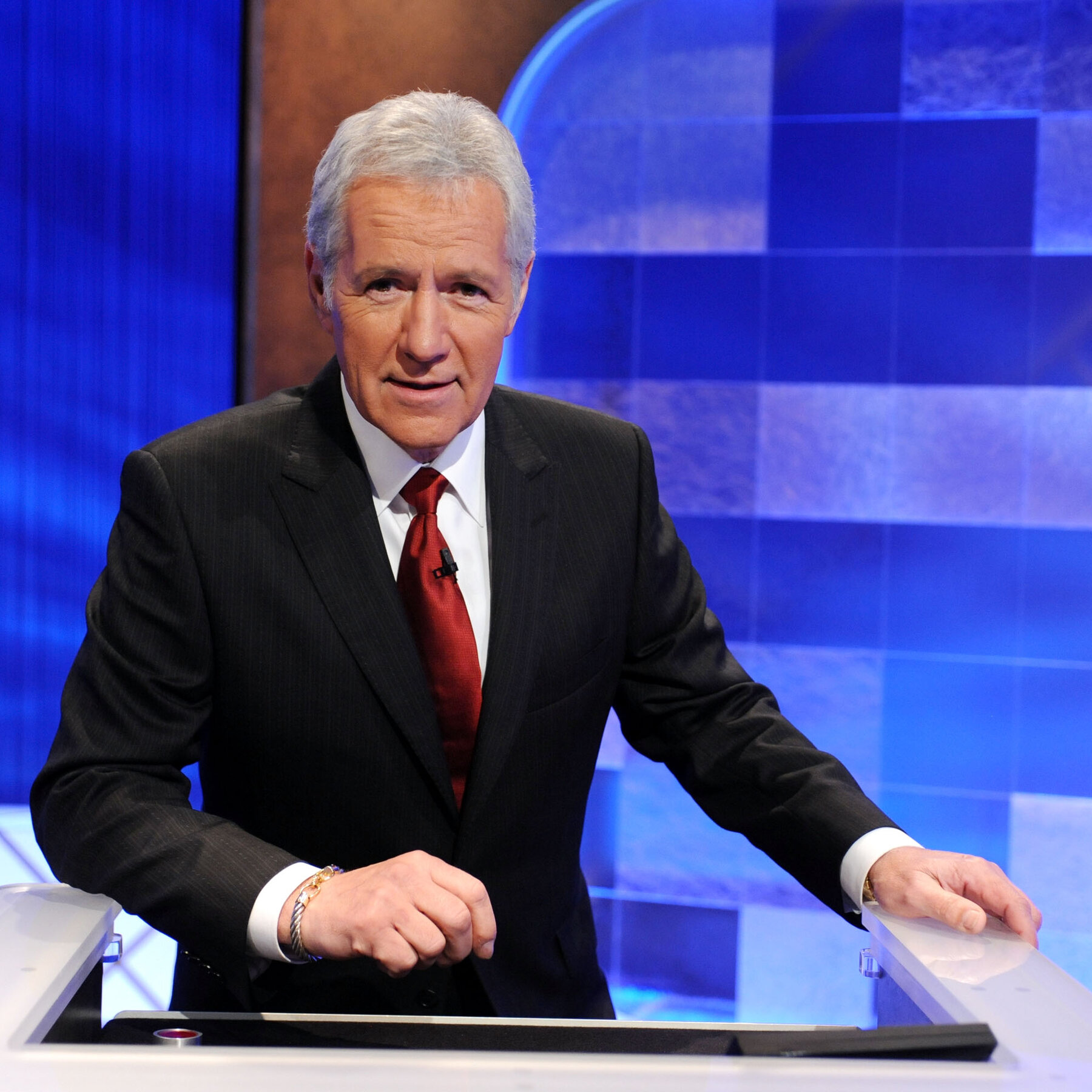 Read more about the article Exploring Alex Trebek’s IQ: Insights into the Iconic Jeopardy! Host’s Intellectual Legacy